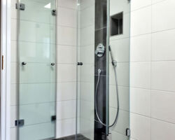 Eckdusche zum Einklappen