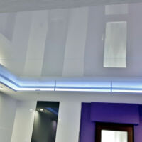 Decke mit lackiertem Glas