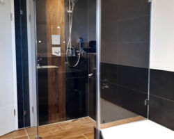 Fünf - Eckdusche an Badewanne